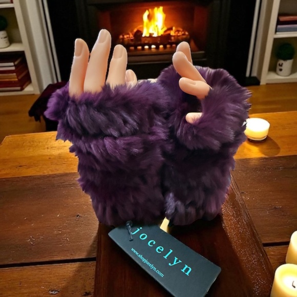 Jocelyn Rabbit Fur Hand Warming Fingerless Gloves - PLUM - Picture 1 of 3